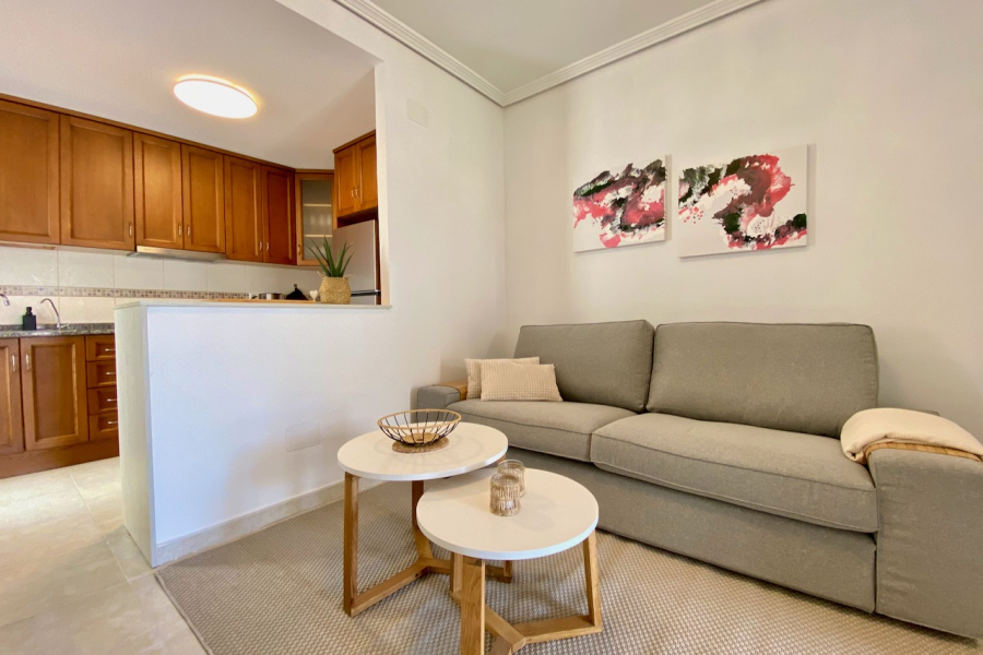 Resale - Apartment/Bungalow - Torrevieja  - Aguas Nuevas