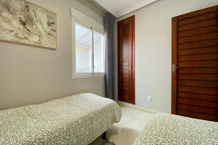 Resale - Apartment/Bungalow - Torrevieja  - Aguas Nuevas