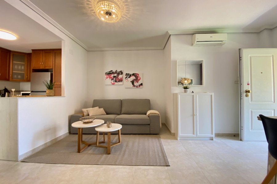 Resale - Apartment/Bungalow - Torrevieja  - Aguas Nuevas
