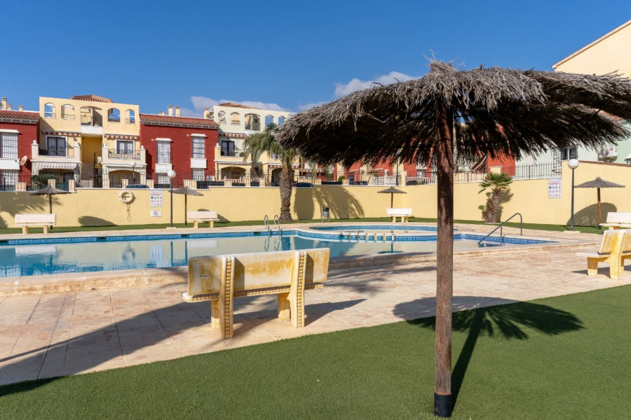 Resale - Apartment/Bungalow - Torrevieja  - Aguas Nuevas
