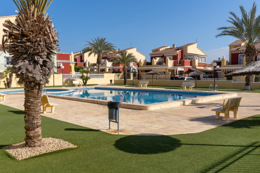 Resale - Apartment/Bungalow - Torrevieja  - Aguas Nuevas