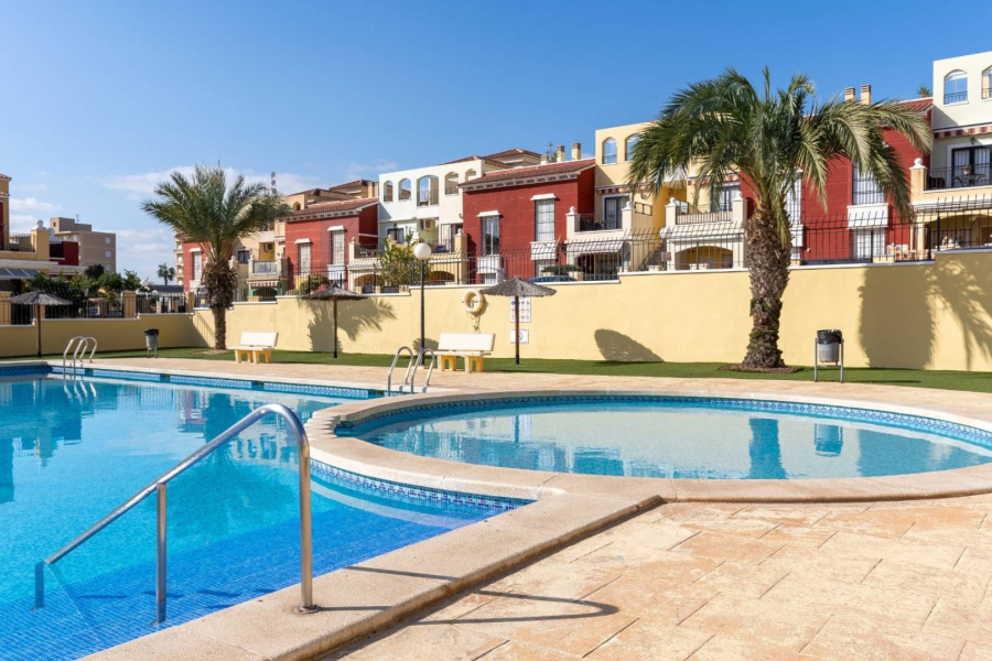 Resale - Apartment/Bungalow - Torrevieja  - Aguas Nuevas