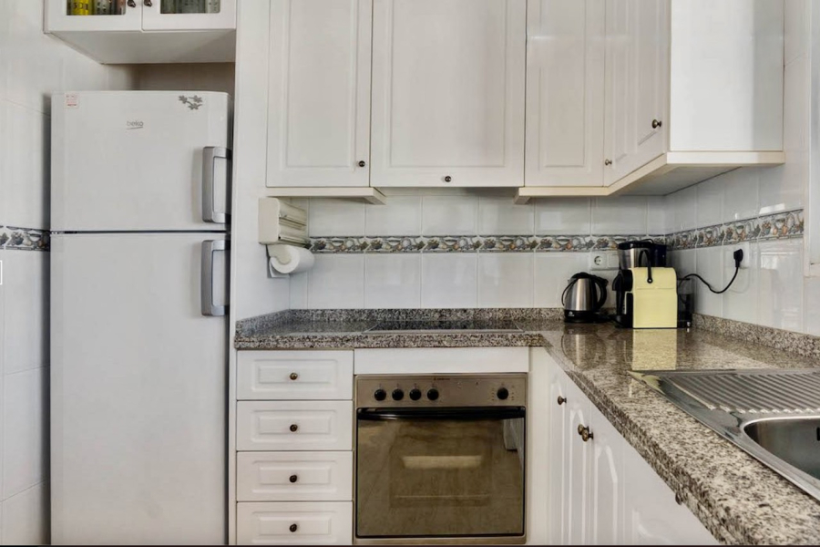 Resale - Villa / Semi-adosado - Pilar de la Horadada