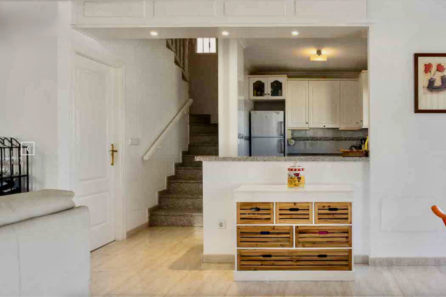 Resale - Villa / Semi-adosado - Pilar de la Horadada