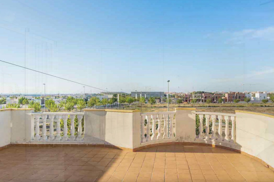 Resale - Villa / Semi-adosado - Pilar de la Horadada