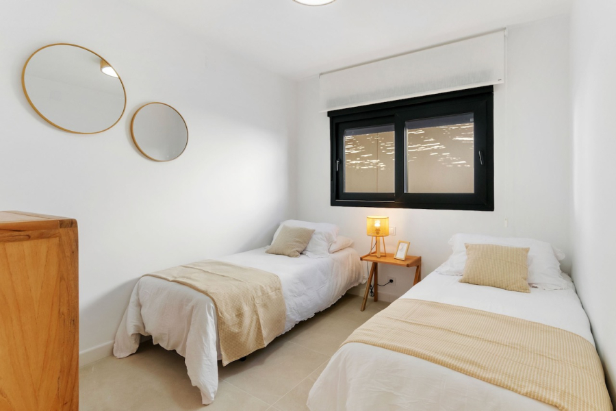Resale - Villa / Semi-adosado - Torrevieja  - El Chaparral