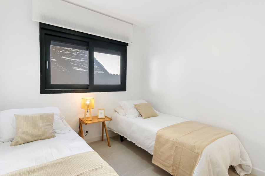 Resale - Villa / Semi-adosado - Torrevieja  - El Chaparral