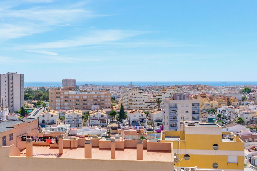 Resale - Apartamento/Bungalow - Torrevieja  - Nueva Torrevieja
