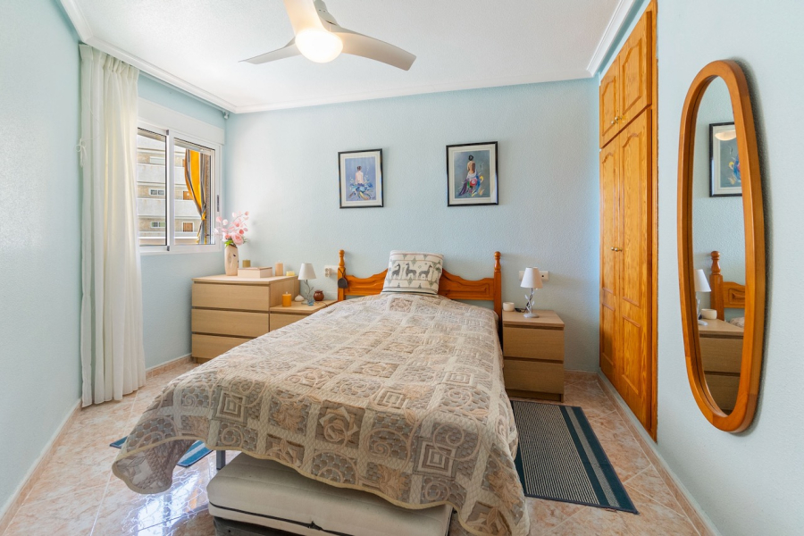 Resale - Apartamento/Bungalow - Torrevieja  - Nueva Torrevieja