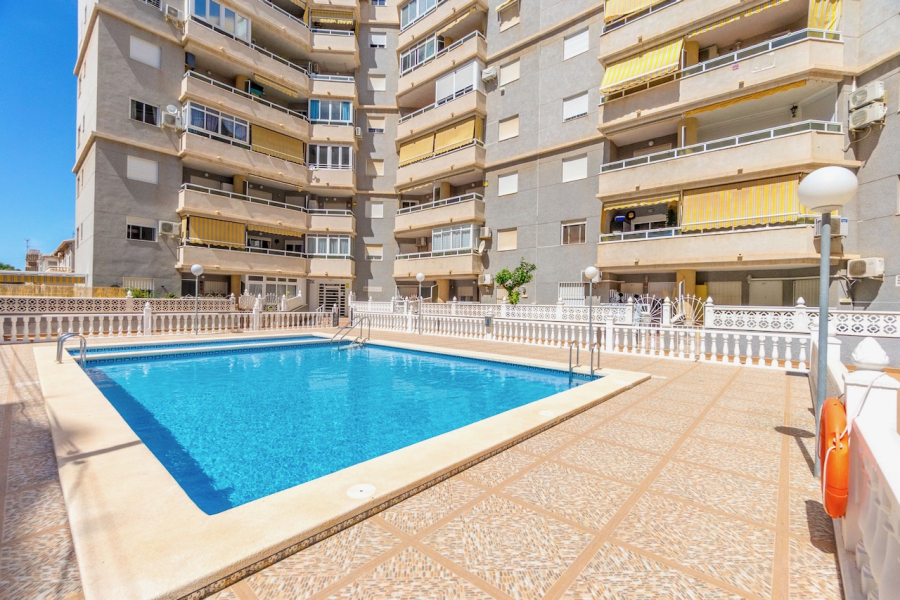 Resale - Apartamento/Bungalow - Torrevieja  - Nueva Torrevieja