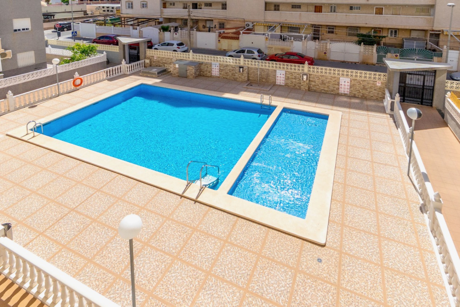 Resale - Apartamento/Bungalow - Torrevieja  - Nueva Torrevieja