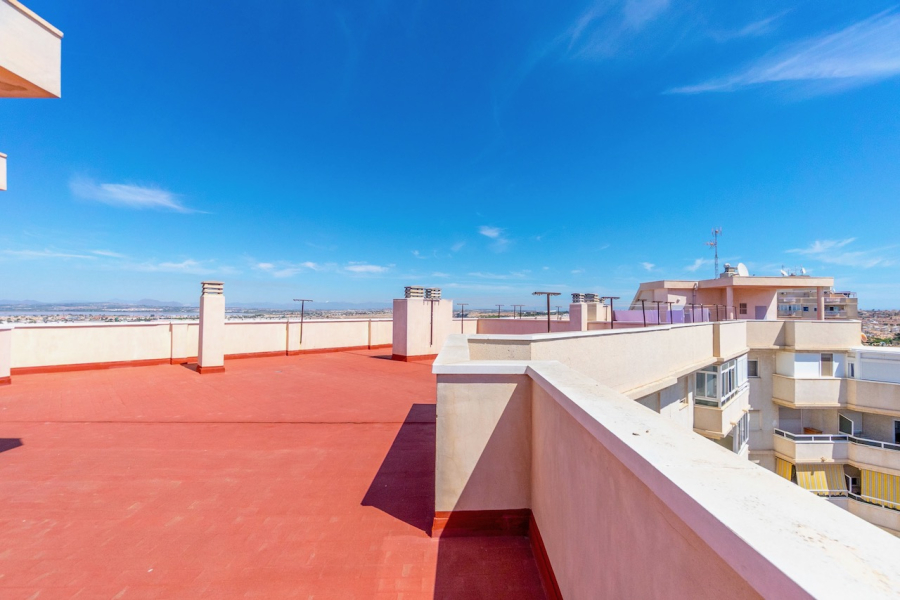 Resale - Apartamento/Bungalow - Torrevieja  - Nueva Torrevieja
