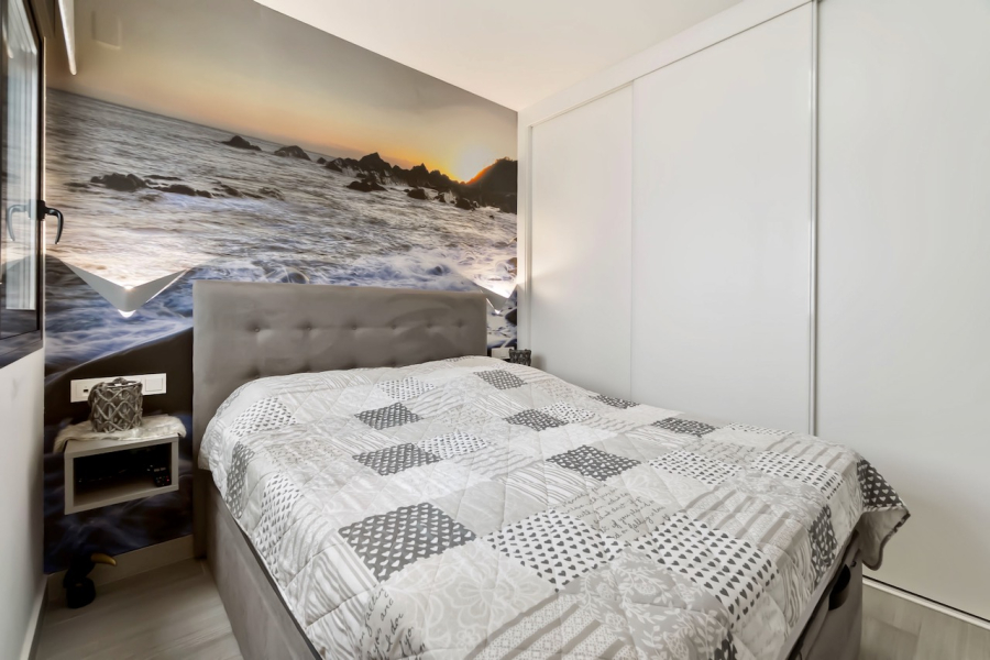 Resale - Lägenhet / Bungalow  - Torrevieja  - Playa del Cura