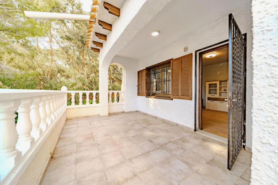 Resale - Villa / Semi detached - Orihuela Costa - Playa Flamenca