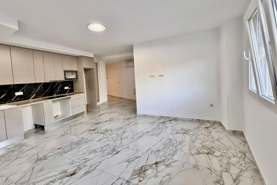 Resale - Apartment/Bungalow - Torrevieja  - Los Locos