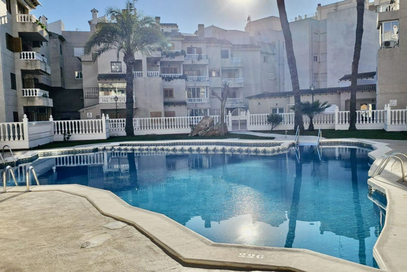 Lägenhet / Bungalow  - Resale - Torrevieja  - Los Locos