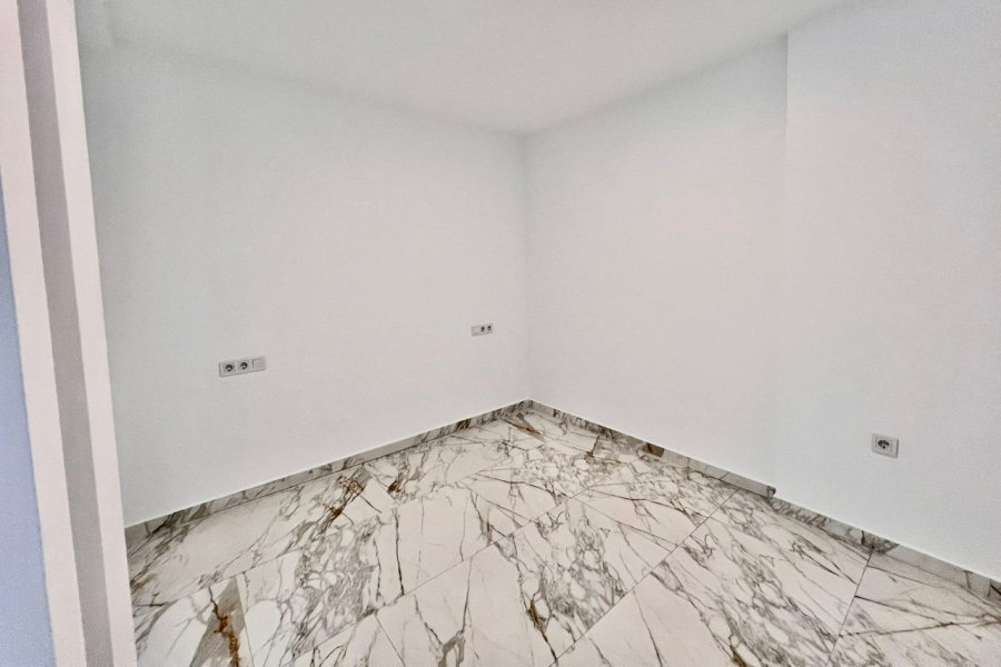Resale - Apartment/Bungalow - Torrevieja  - Los Locos