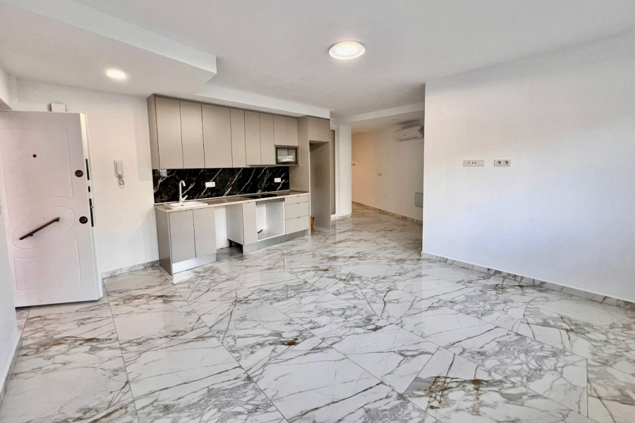 Resale - Apartment/Bungalow - Torrevieja  - Los Locos