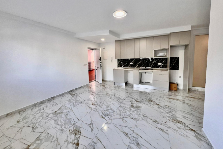 Resale - Apartment/Bungalow - Torrevieja  - Los Locos