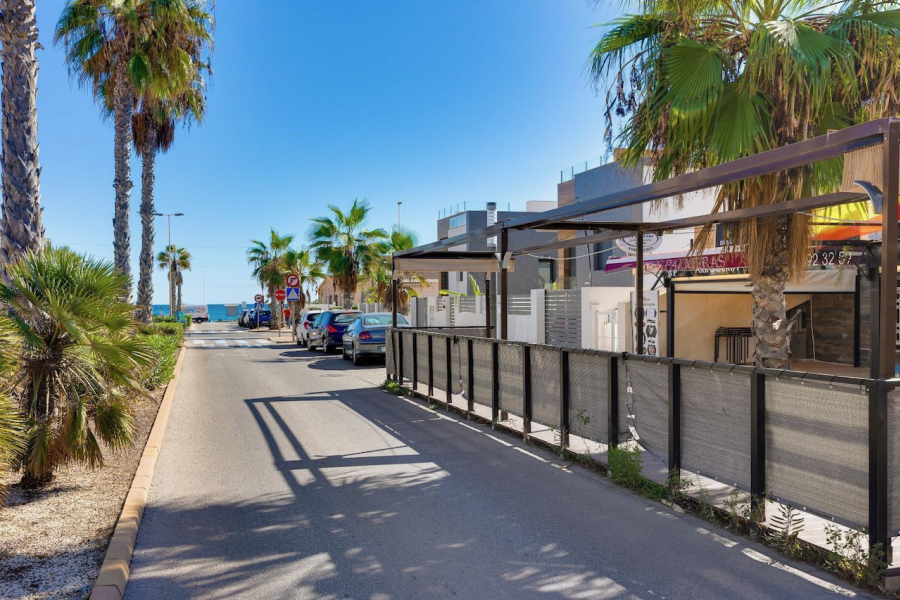 Resale - Lägenhet / Bungalow  - Torrevieja  - La Mata