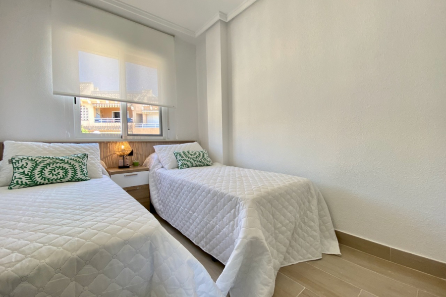 Resale - Apartamento/Bungalow - Torrevieja  - La Mata