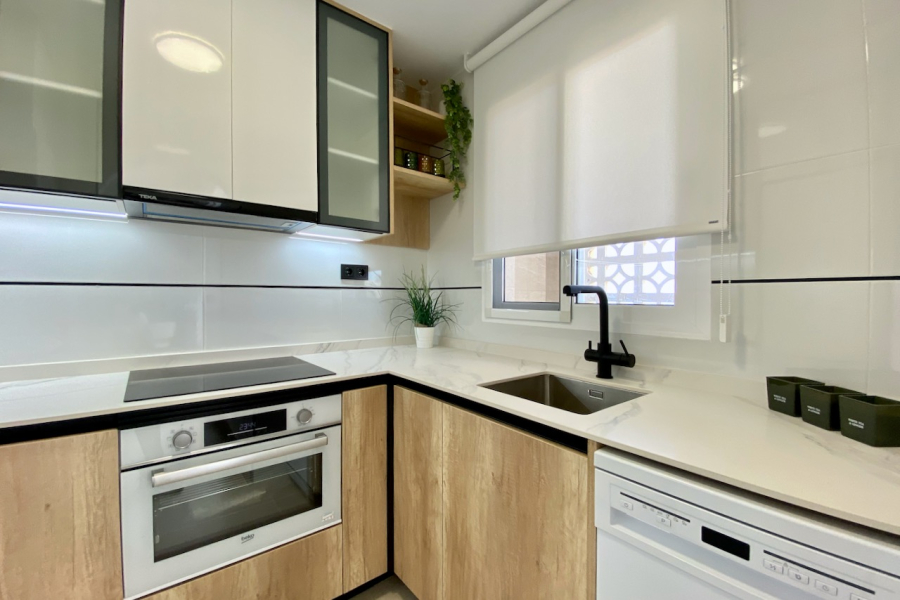 Resale - Apartamento/Bungalow - Torrevieja  - La Mata