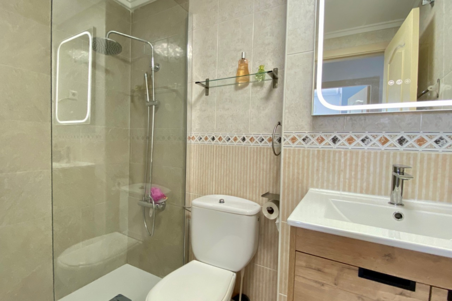 Resale - Lägenhet / Bungalow  - Torrevieja  - La Mata
