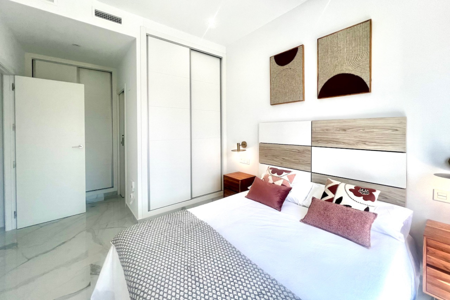 Resale - Villa / Semi-adosado - Torrevieja  - La Torreta