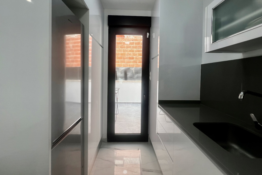 Resale - Villa / Semi-adosado - Torrevieja  - La Torreta