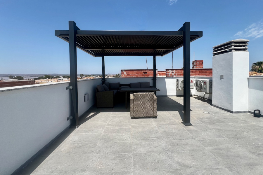 Resale - Villa / Semi-adosado - Torrevieja  - La Torreta