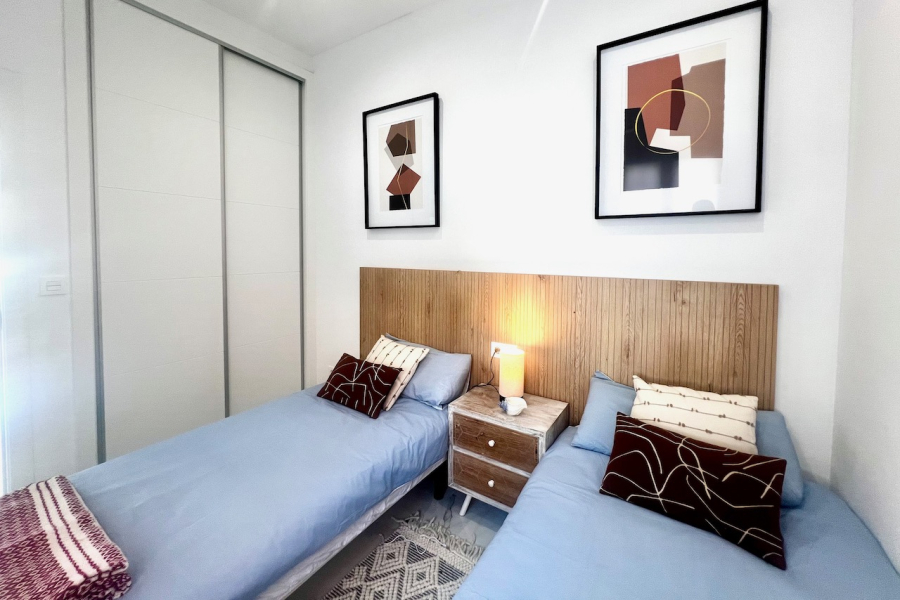 Resale - Villa / Semi-adosado - Torrevieja  - La Torreta