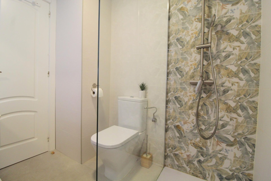Resale - Lägenhet / Bungalow  - Torrevieja  - La Veleta