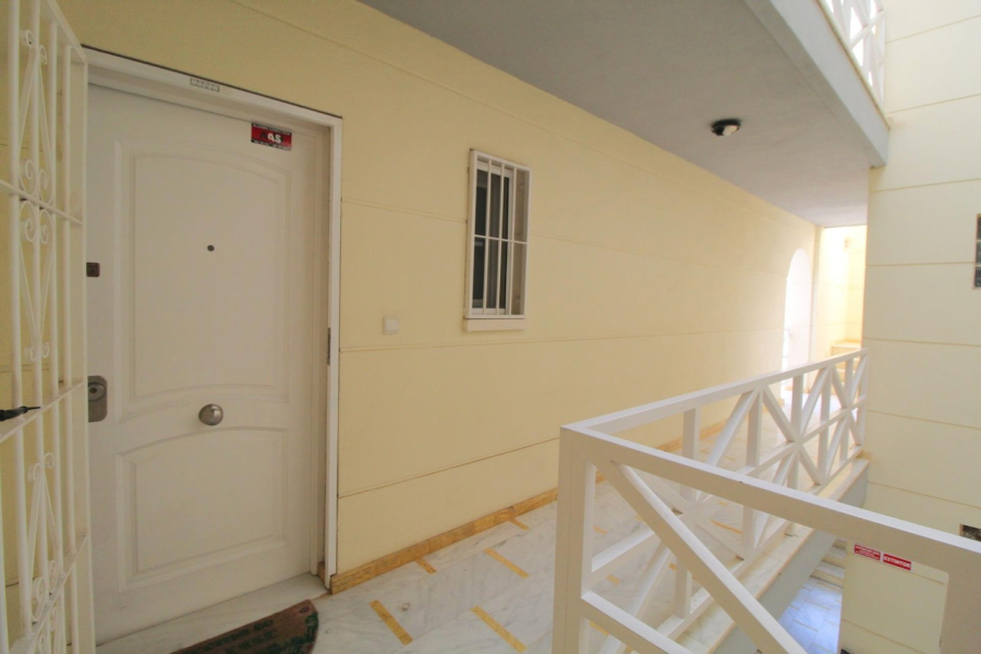 Resale - Lägenhet / Bungalow  - Torrevieja  - La Veleta