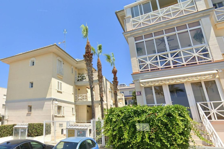 Resale - Lägenhet / Bungalow  - Torrevieja  - La Veleta
