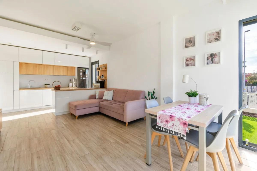 Resale - Villa / Semi detached - Orihuela Costa - La Zenia