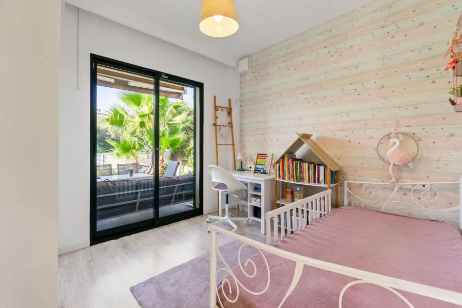 Resale - Villa / Semi detached - Orihuela Costa - La Zenia