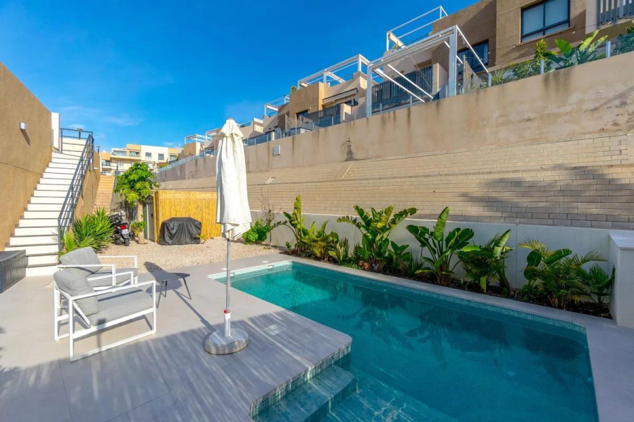 Resale - Villa / Semi detached - Orihuela Costa - La Zenia
