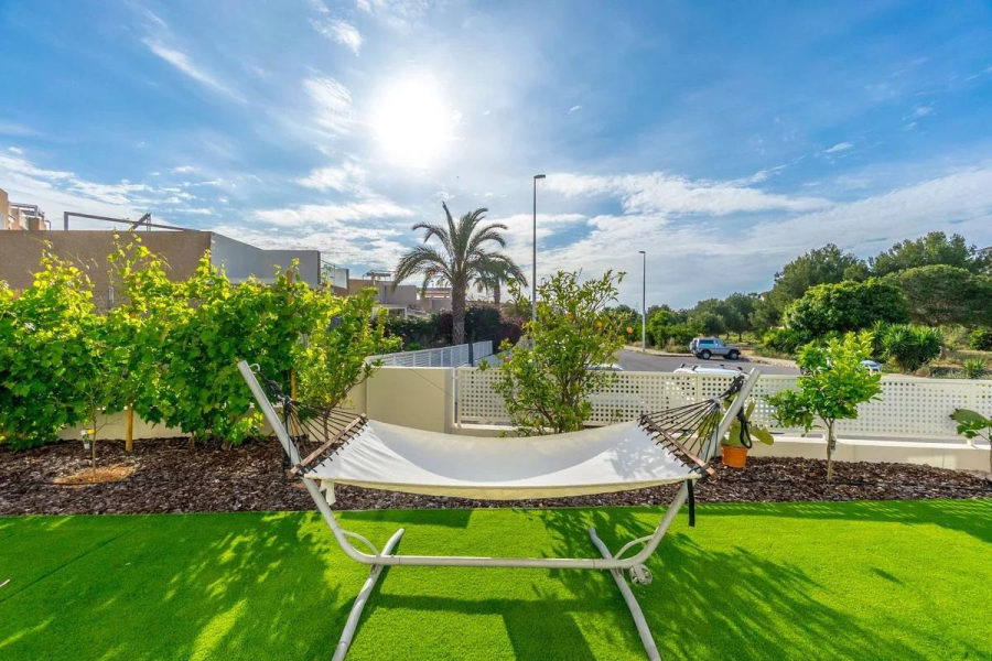 Resale - Villa / Semi detached - Orihuela Costa - La Zenia
