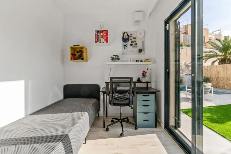 Resale - Villa / Semi detached - Orihuela Costa - La Zenia