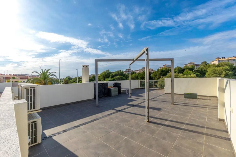 Resale - Villa / Semi detached - Orihuela Costa - La Zenia