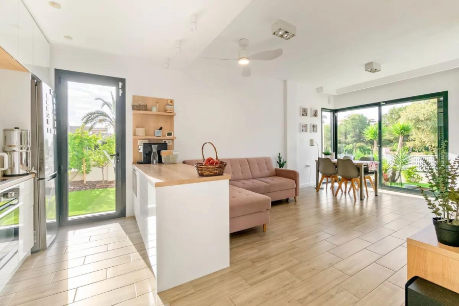 Resale - Villa / Semi detached - Orihuela Costa - La Zenia