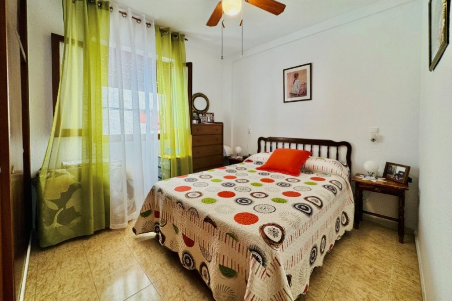 Resale - Lägenhet / Bungalow  - Torrevieja  - La Mata