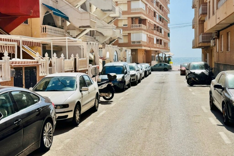 Lägenhet / Bungalow  - Resale - Torrevieja  - La Mata