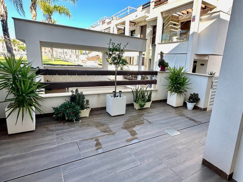 Resale - Lägenhet / Bungalow  - Torrevieja  - Los Balcones