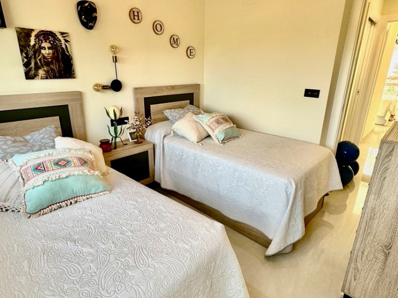 Resale - Lägenhet / Bungalow  - Torrevieja  - Los Balcones