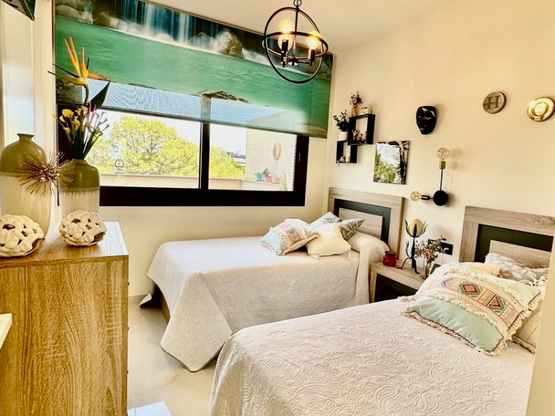 Resale - Lägenhet / Bungalow  - Torrevieja  - Los Balcones