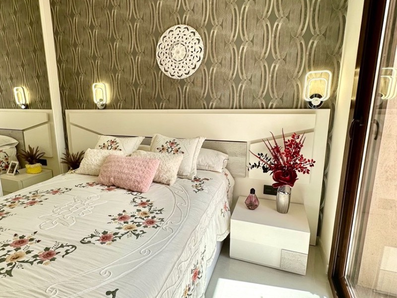 Resale - Lägenhet / Bungalow  - Torrevieja  - Los Balcones