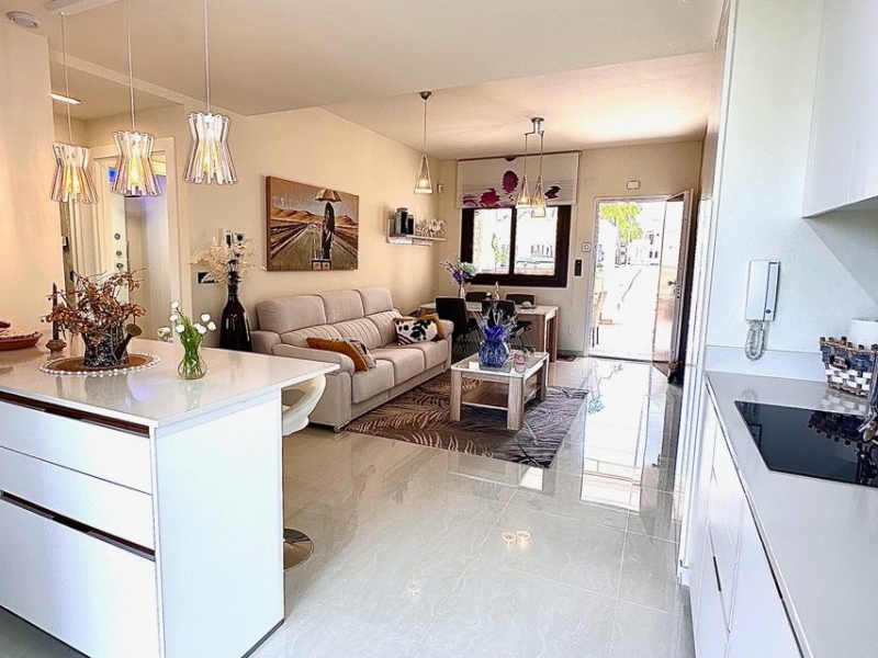 Resale - Lägenhet / Bungalow  - Torrevieja  - Los Balcones