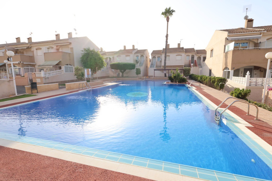 Resale - Apartamento/Bungalow - Torrevieja  - Aguas Nuevas