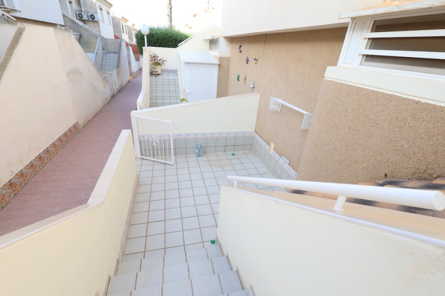 Resale - Apartamento/Bungalow - Torrevieja  - Aguas Nuevas